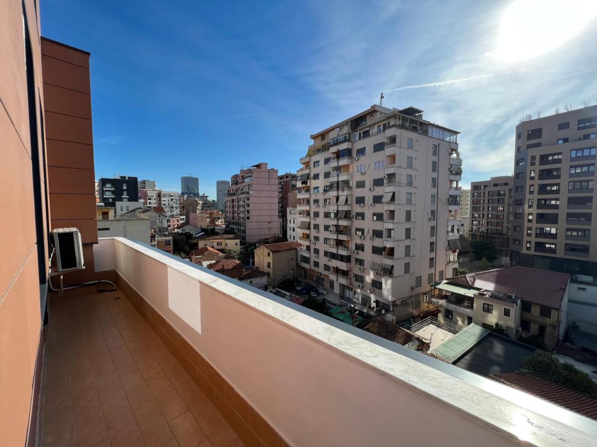 Daily Apartment In Center Tirana Exterior photo